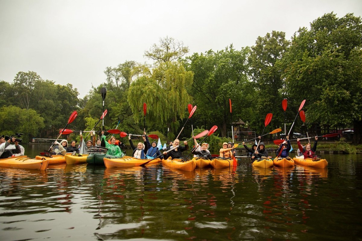 Glittering Up for a Good Cause: River Clean Up with Projekt Glitter - Projekt Glitter